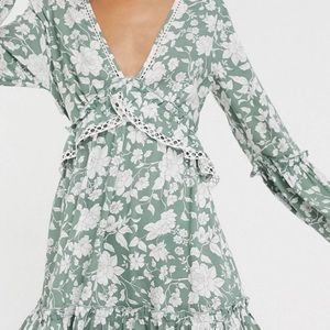 NWT ASOS Floral Bell-sleeve Skater Dress